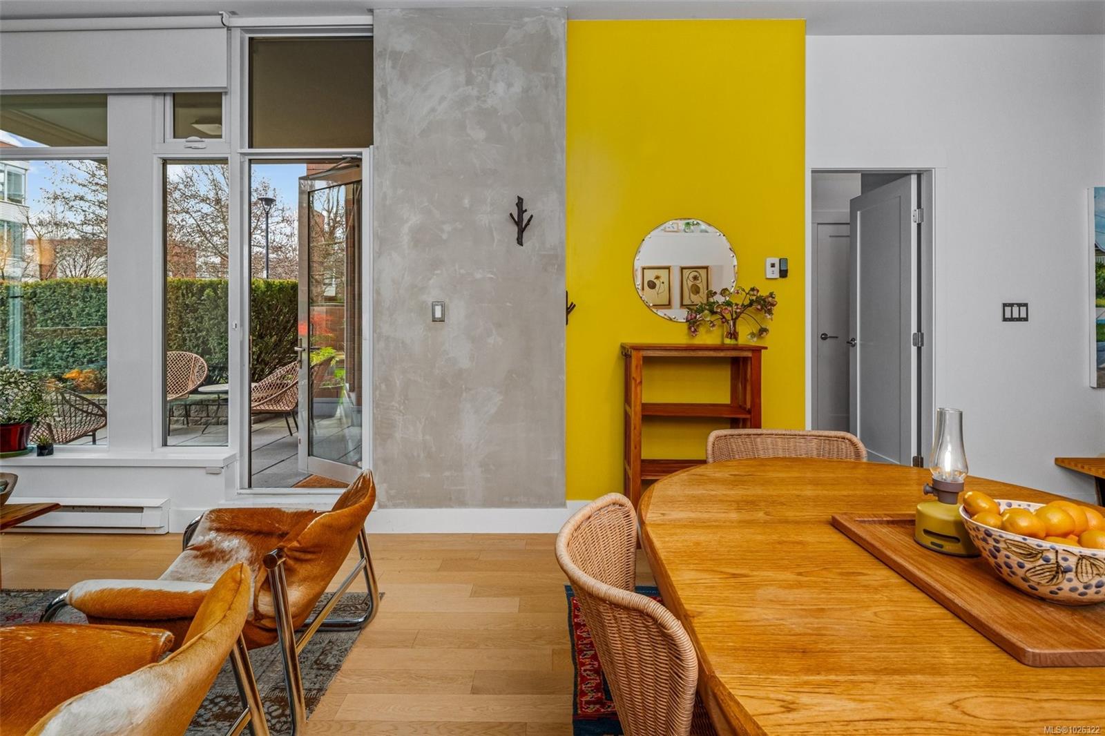 365 Waterfront Cres # 116