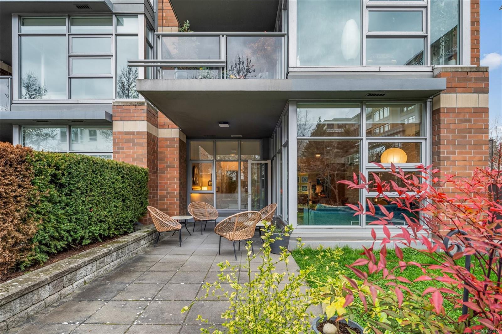 365 Waterfront Cres # 116