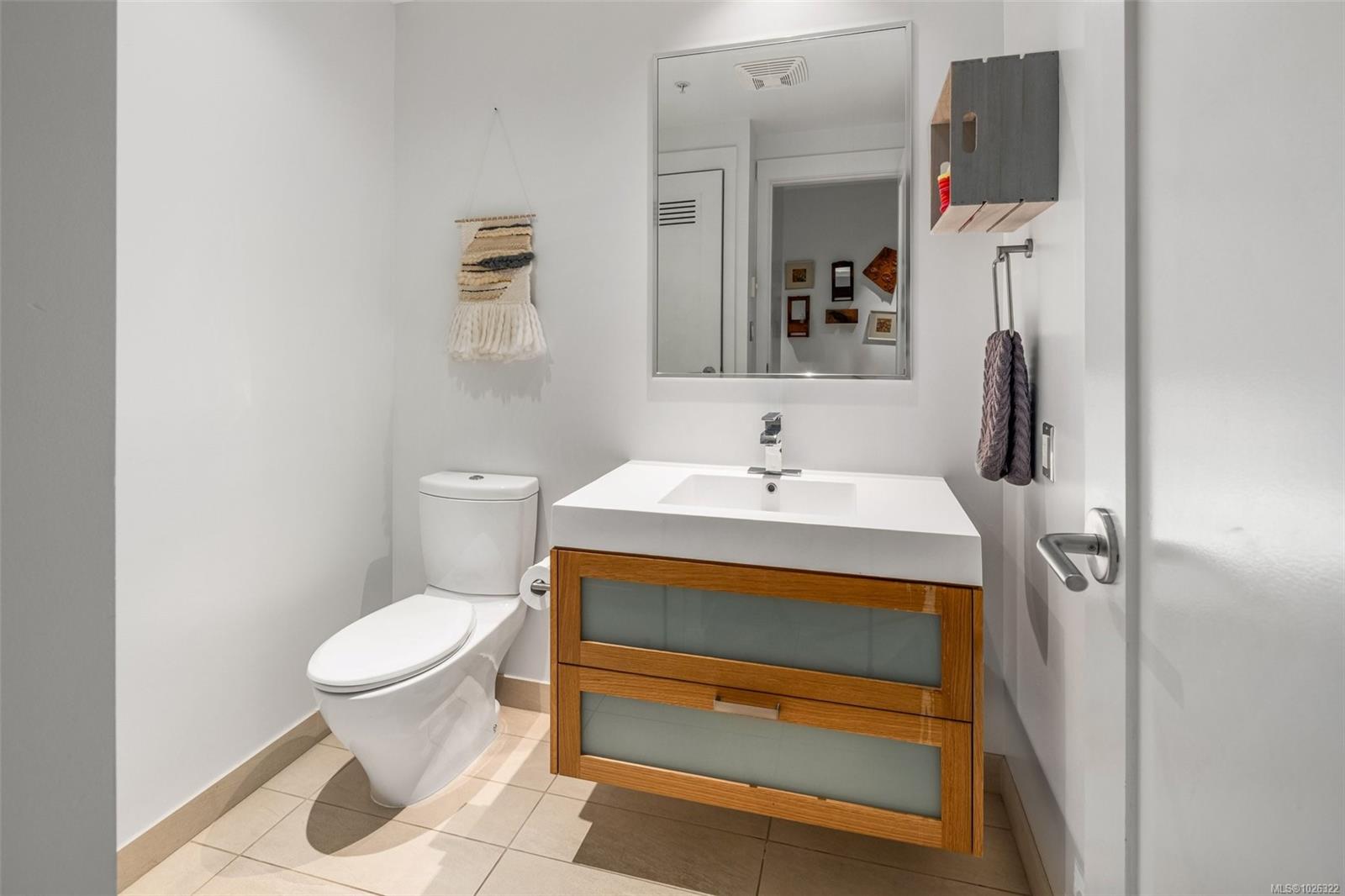 365 Waterfront Cres # 116