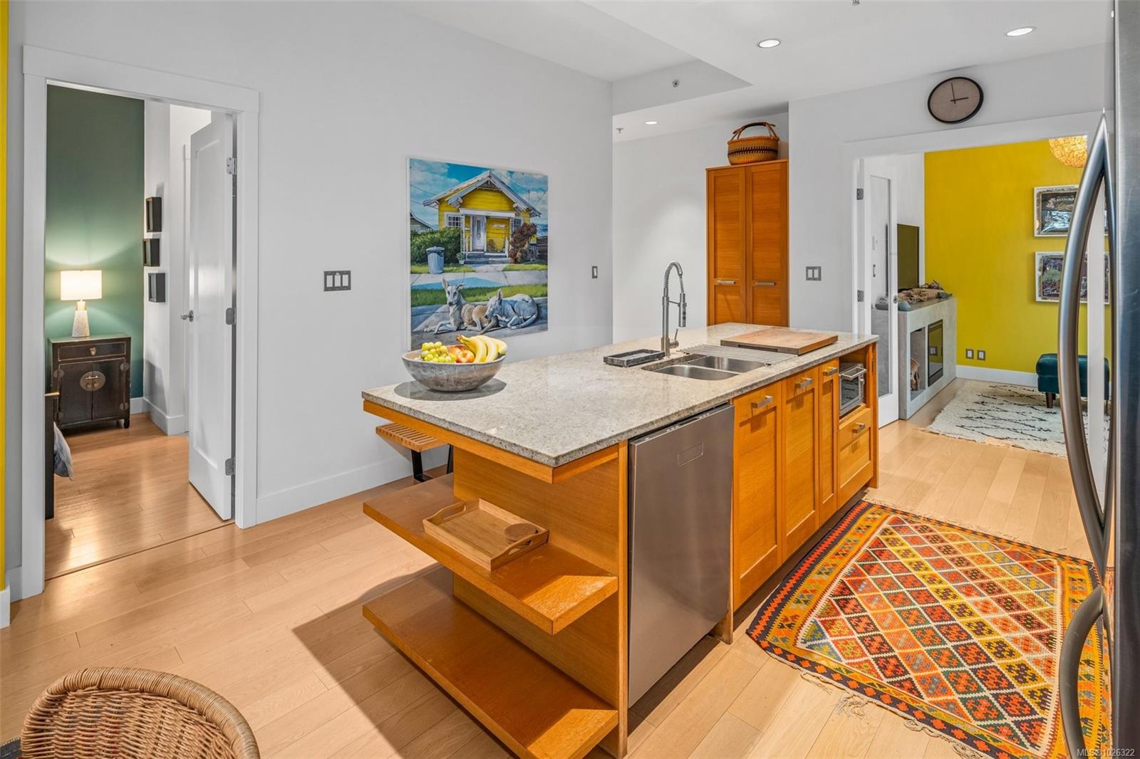 365 Waterfront Cres # 116