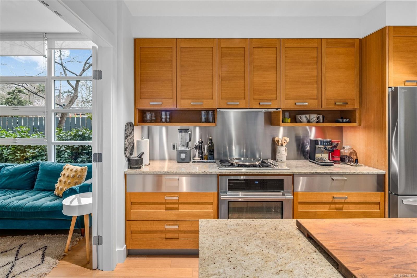 365 Waterfront Cres # 116