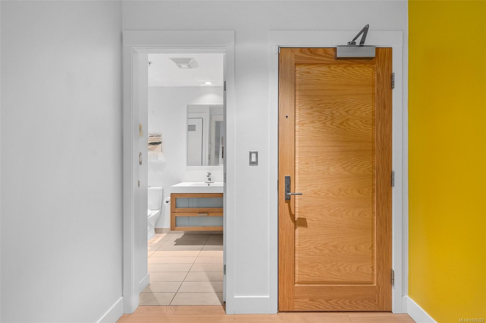 365 Waterfront Cres # 116