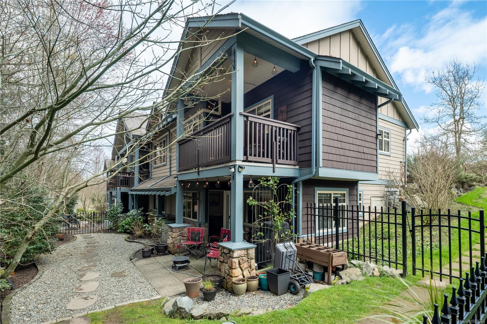 2120 Harrow Gate # 102