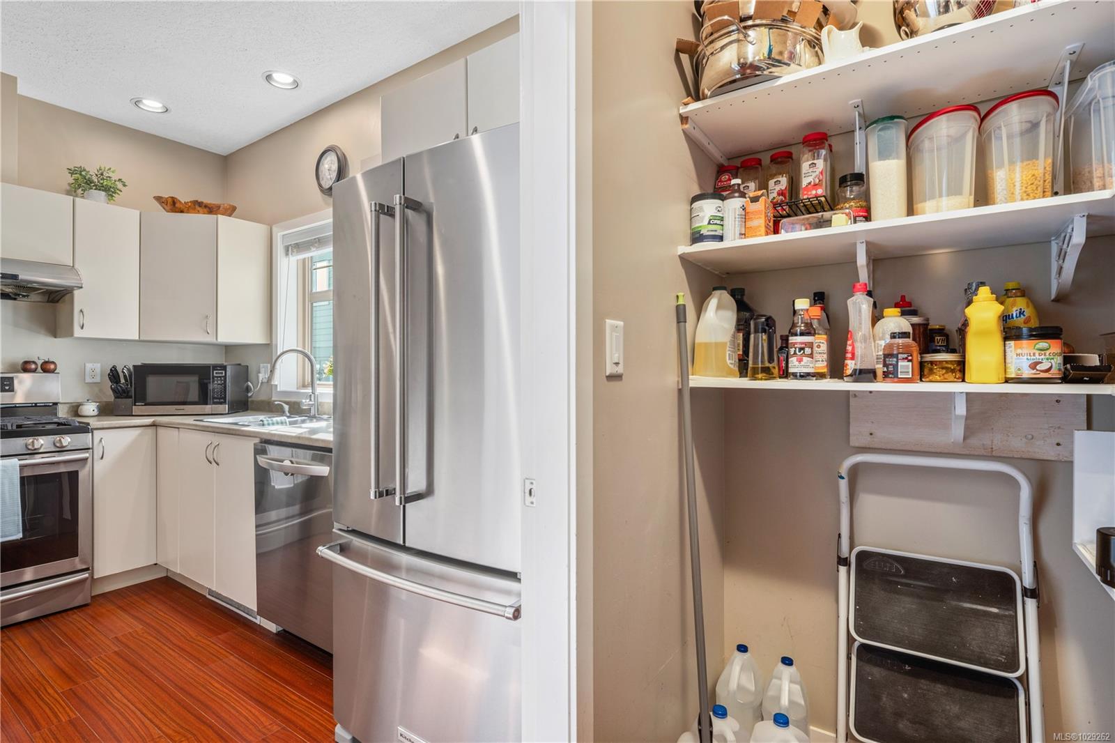 2120 Harrow Gate # 102