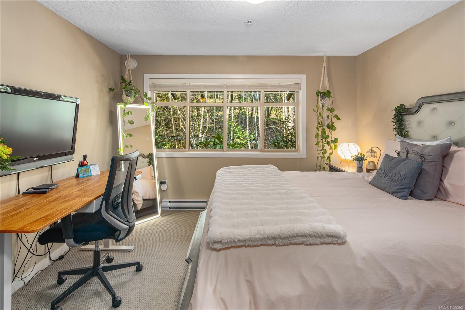 2120 Harrow Gate # 102