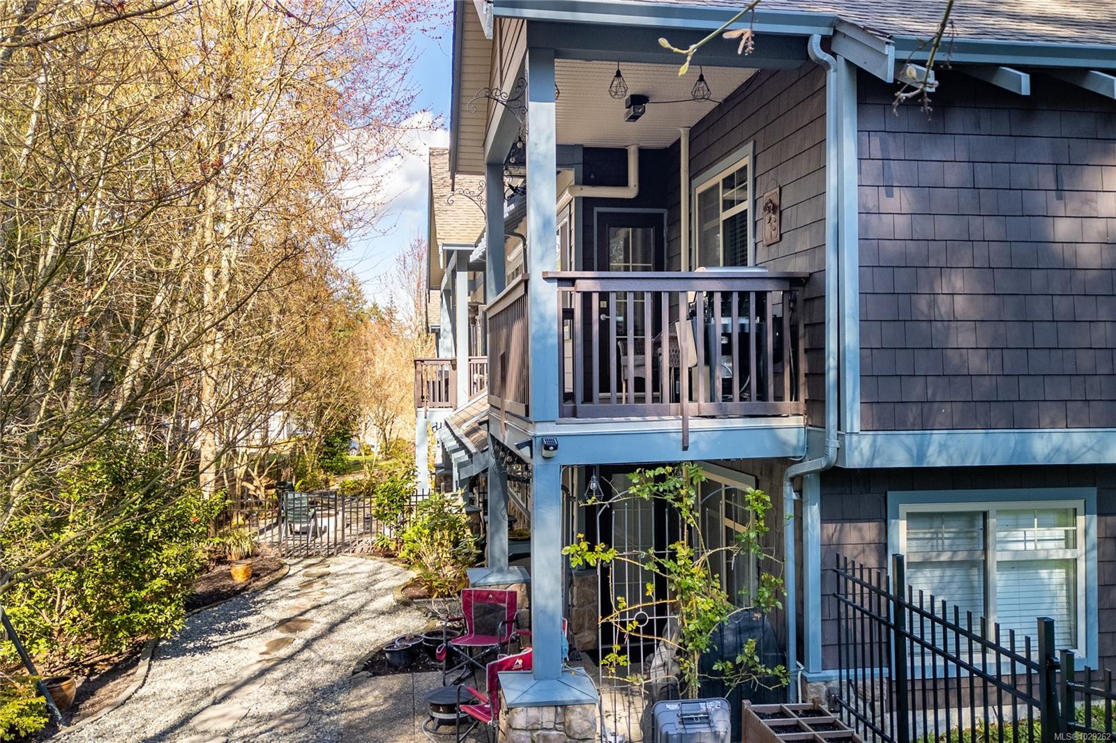 2120 Harrow Gate # 102