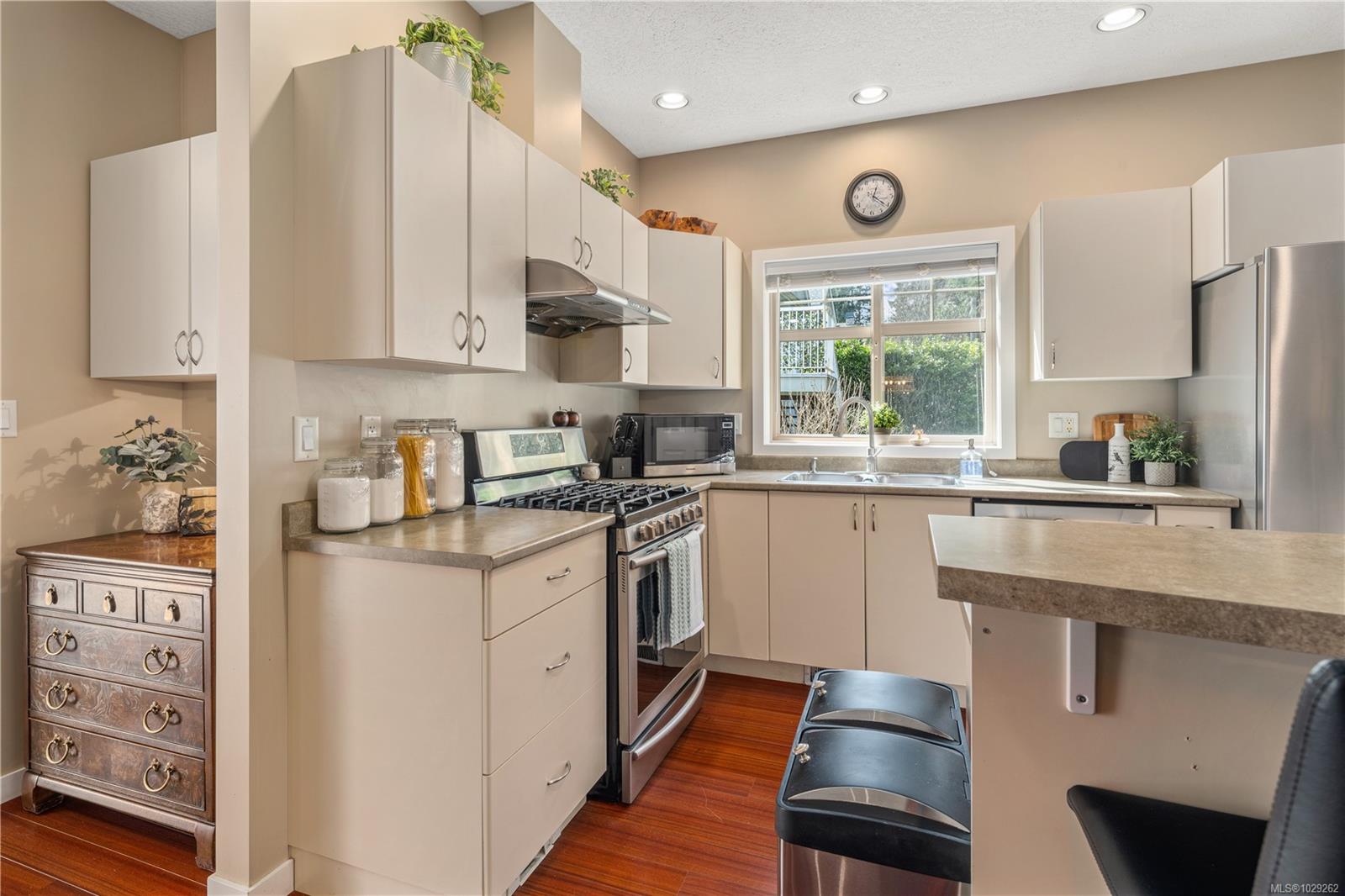 2120 Harrow Gate # 102