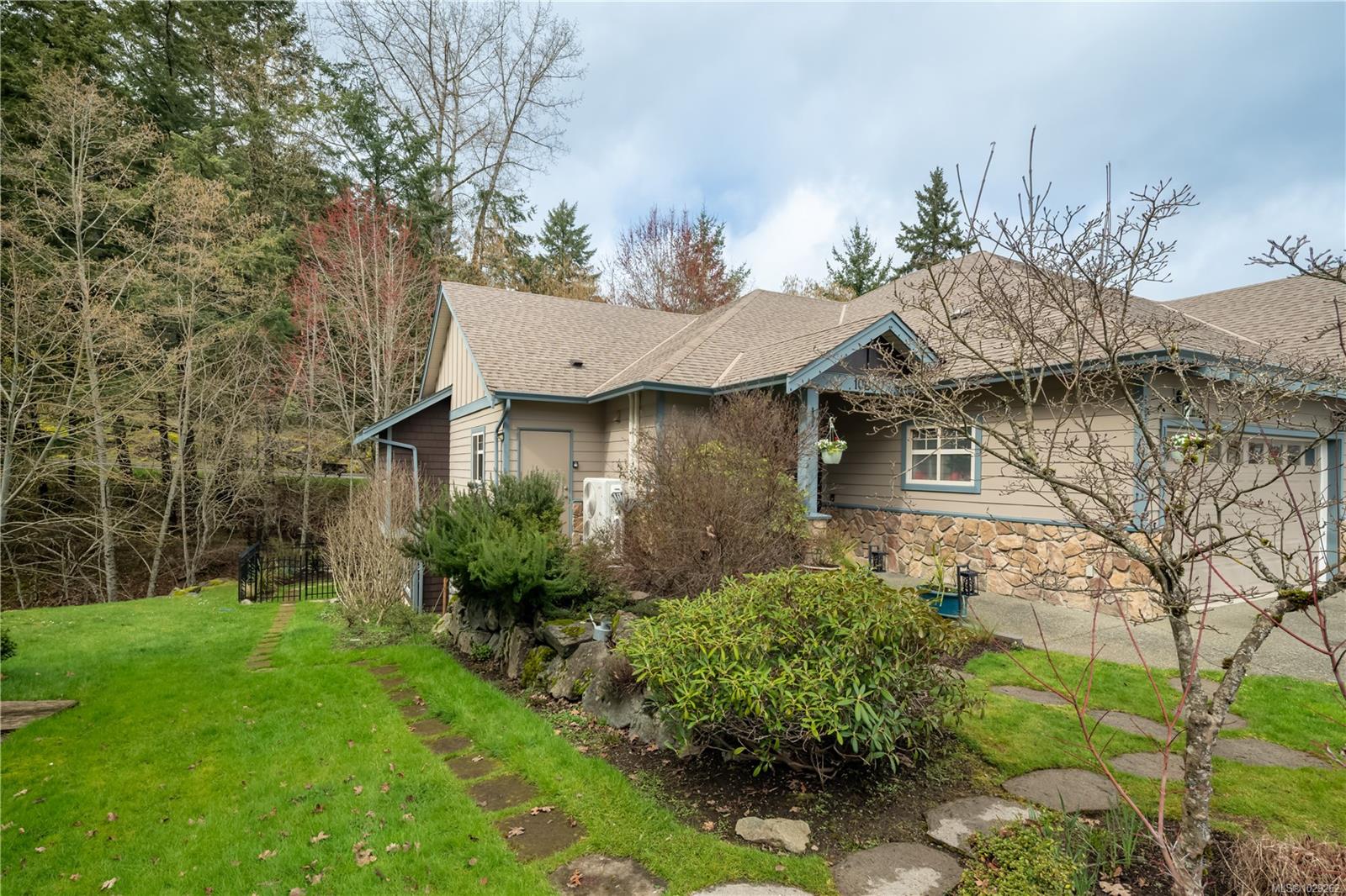 2120 Harrow Gate # 102