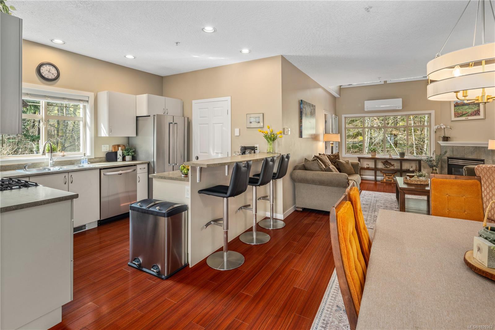 2120 Harrow Gate # 102