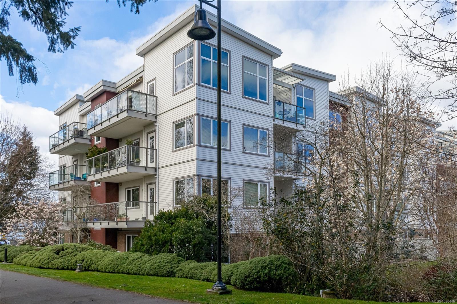 4394 West Saanich Rd Unit: 405