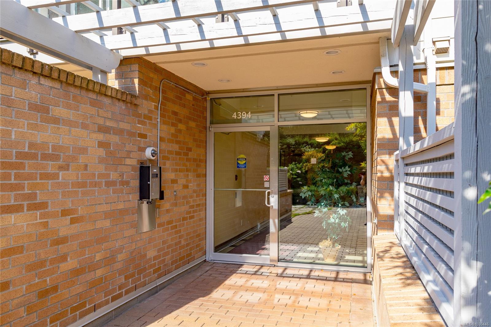 4394 West Saanich Rd Unit: 405