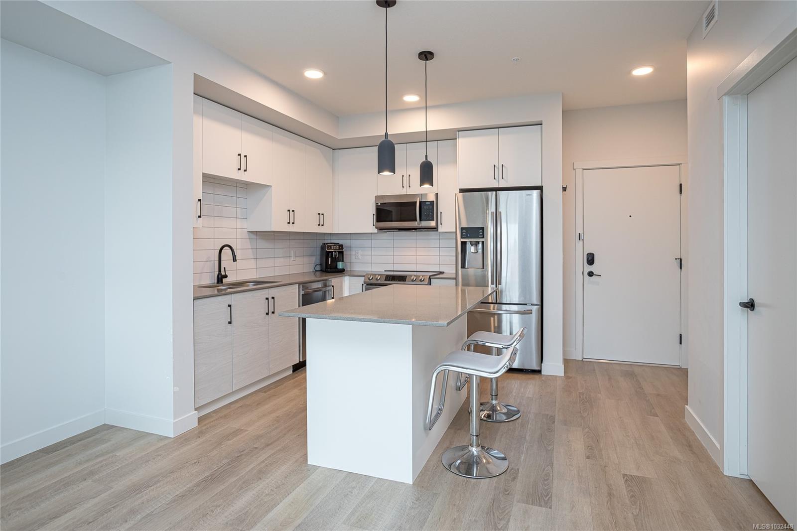 2469 Gateway Rd # 204