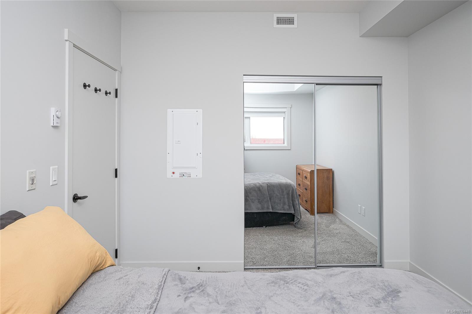 2469 Gateway Rd # 204