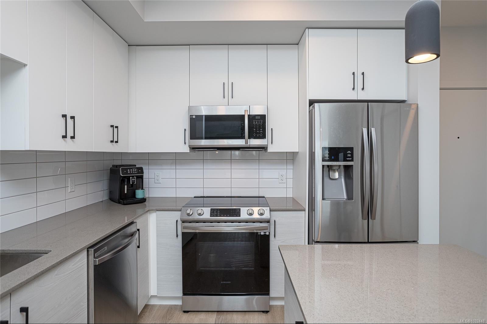 2469 Gateway Rd # 204