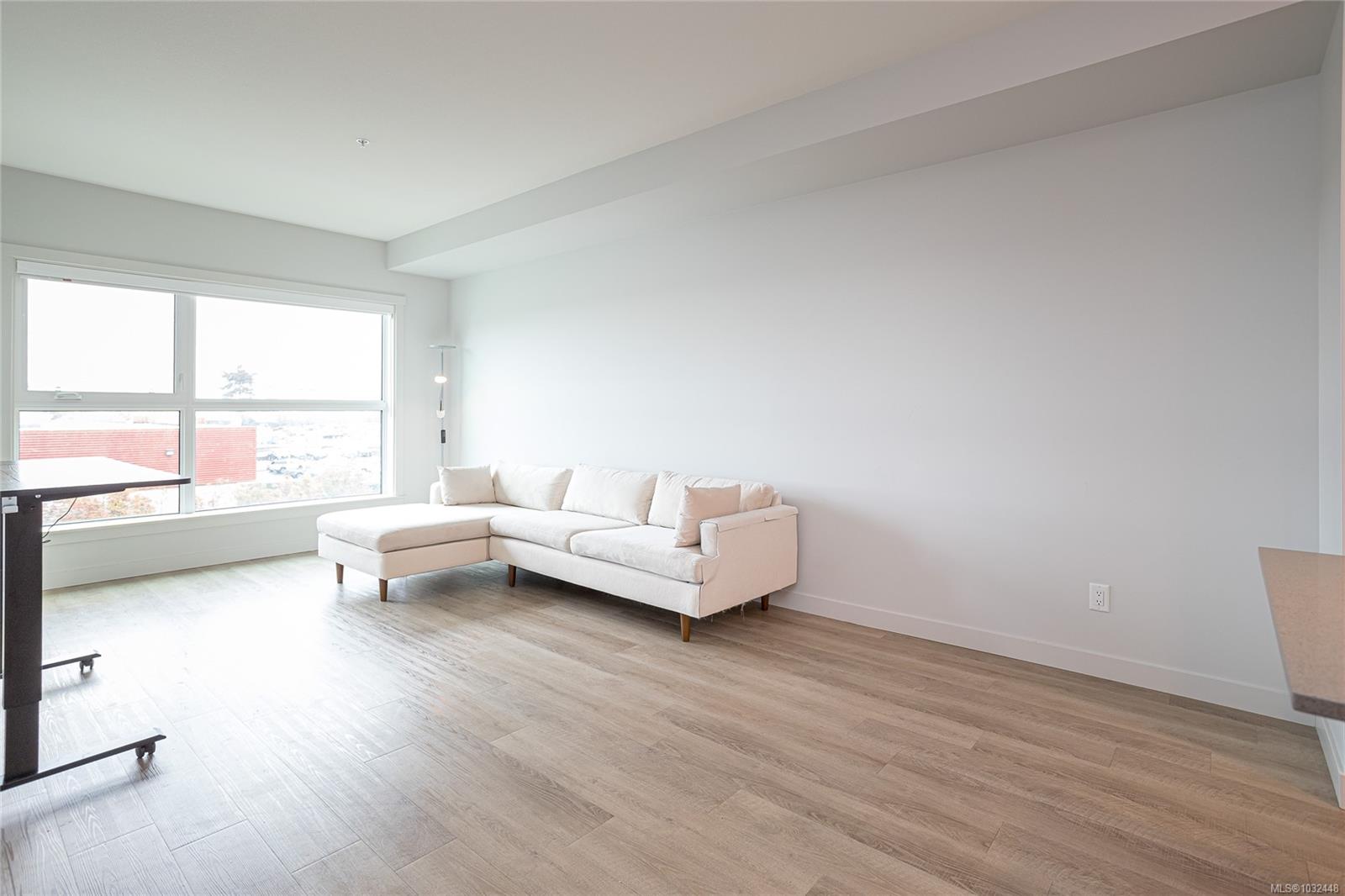 2469 Gateway Rd # 204