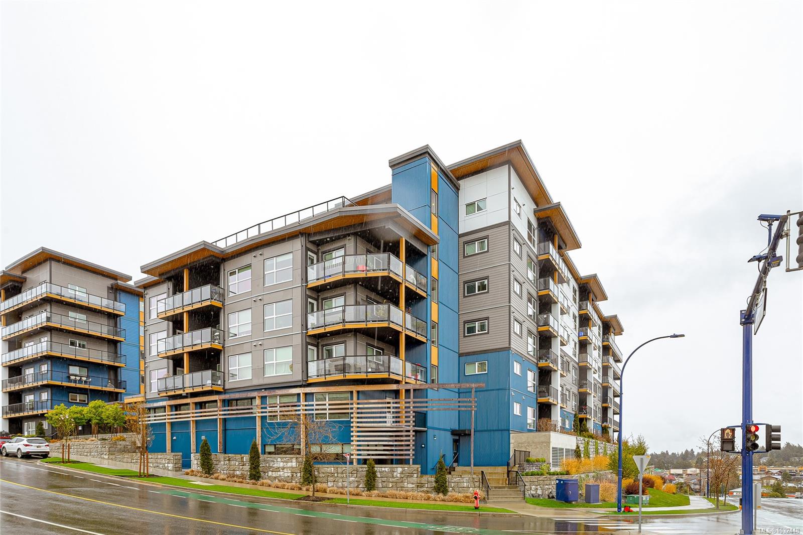 2469 Gateway Rd # 204