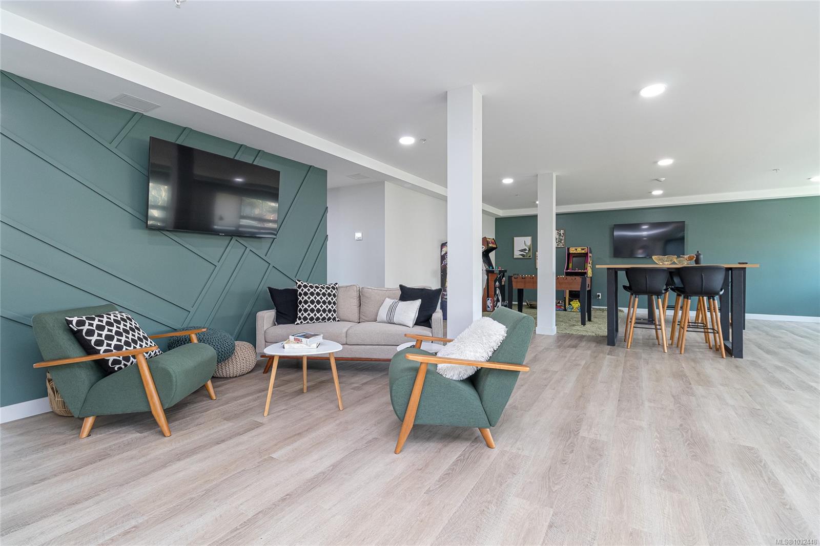 2469 Gateway Rd # 204