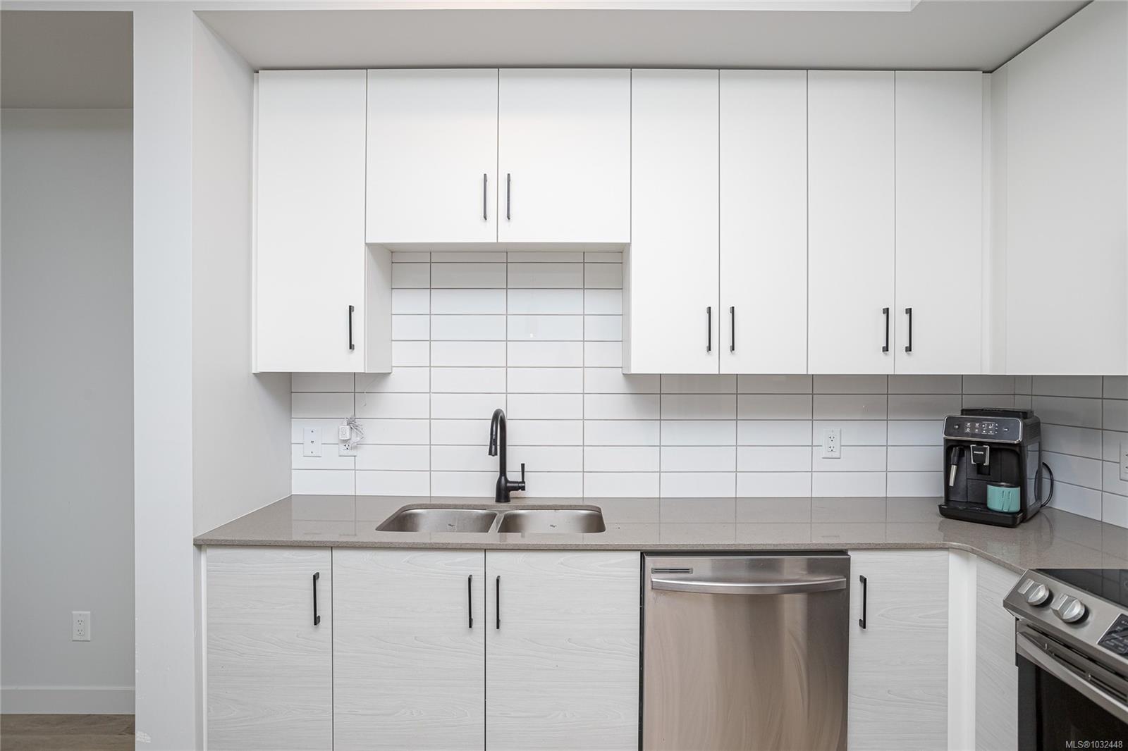 2469 Gateway Rd # 204