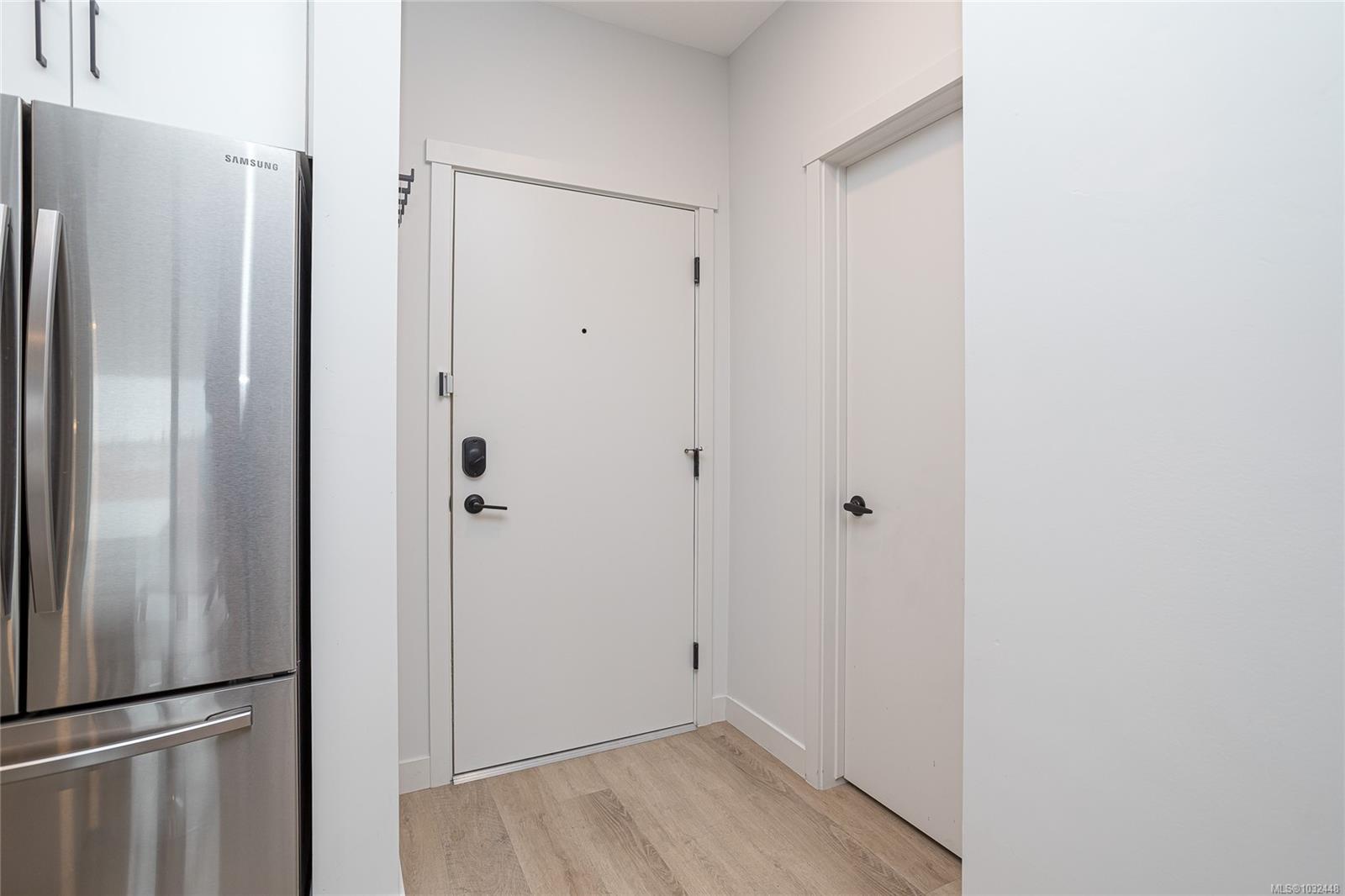 2469 Gateway Rd # 204