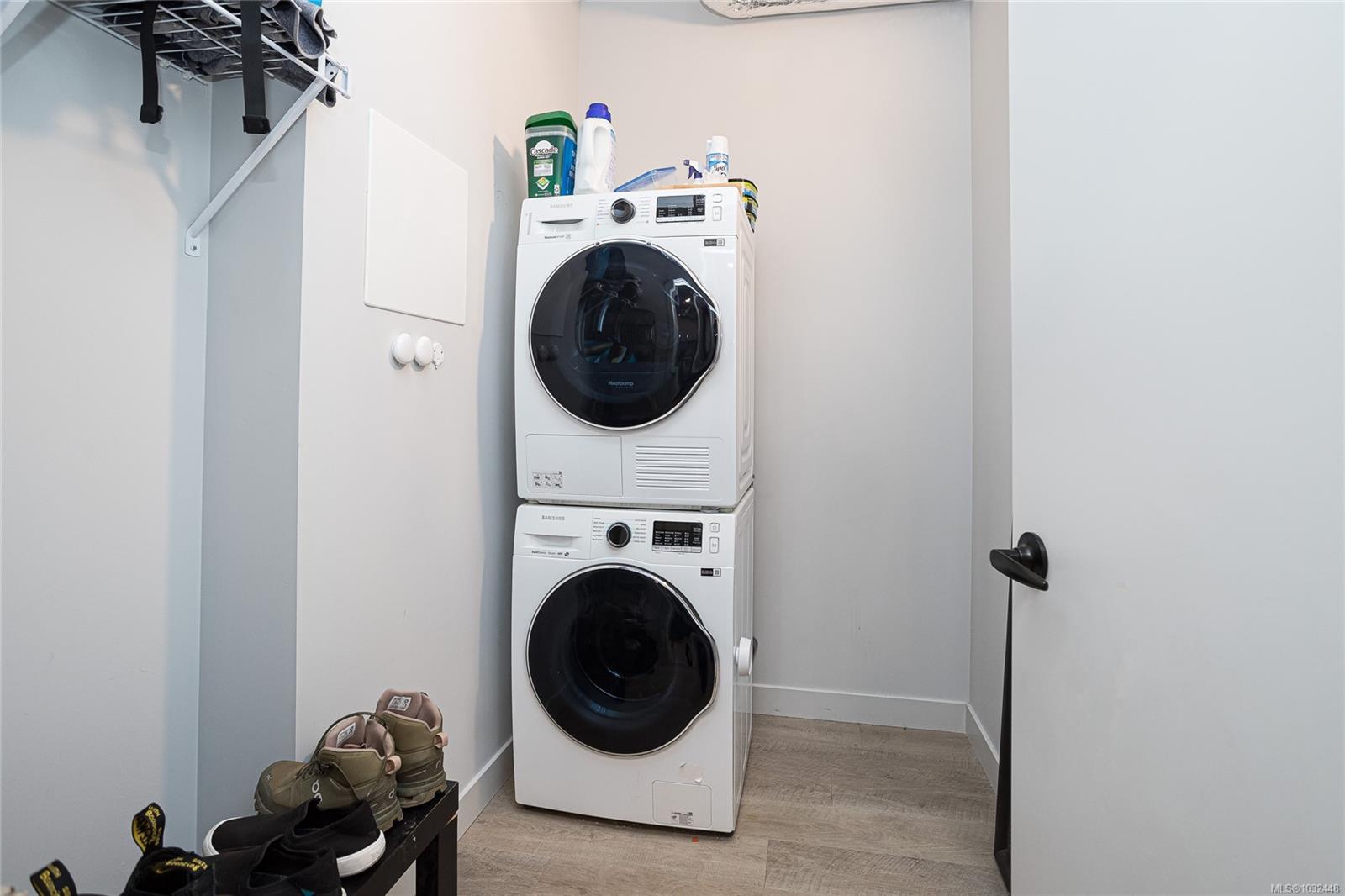 2469 Gateway Rd # 204