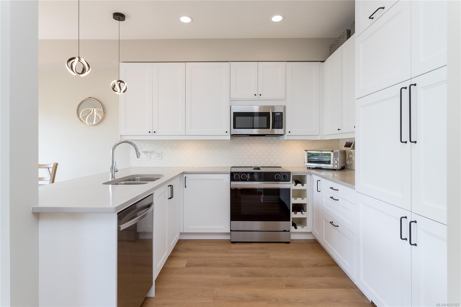 1026 Boeing Close