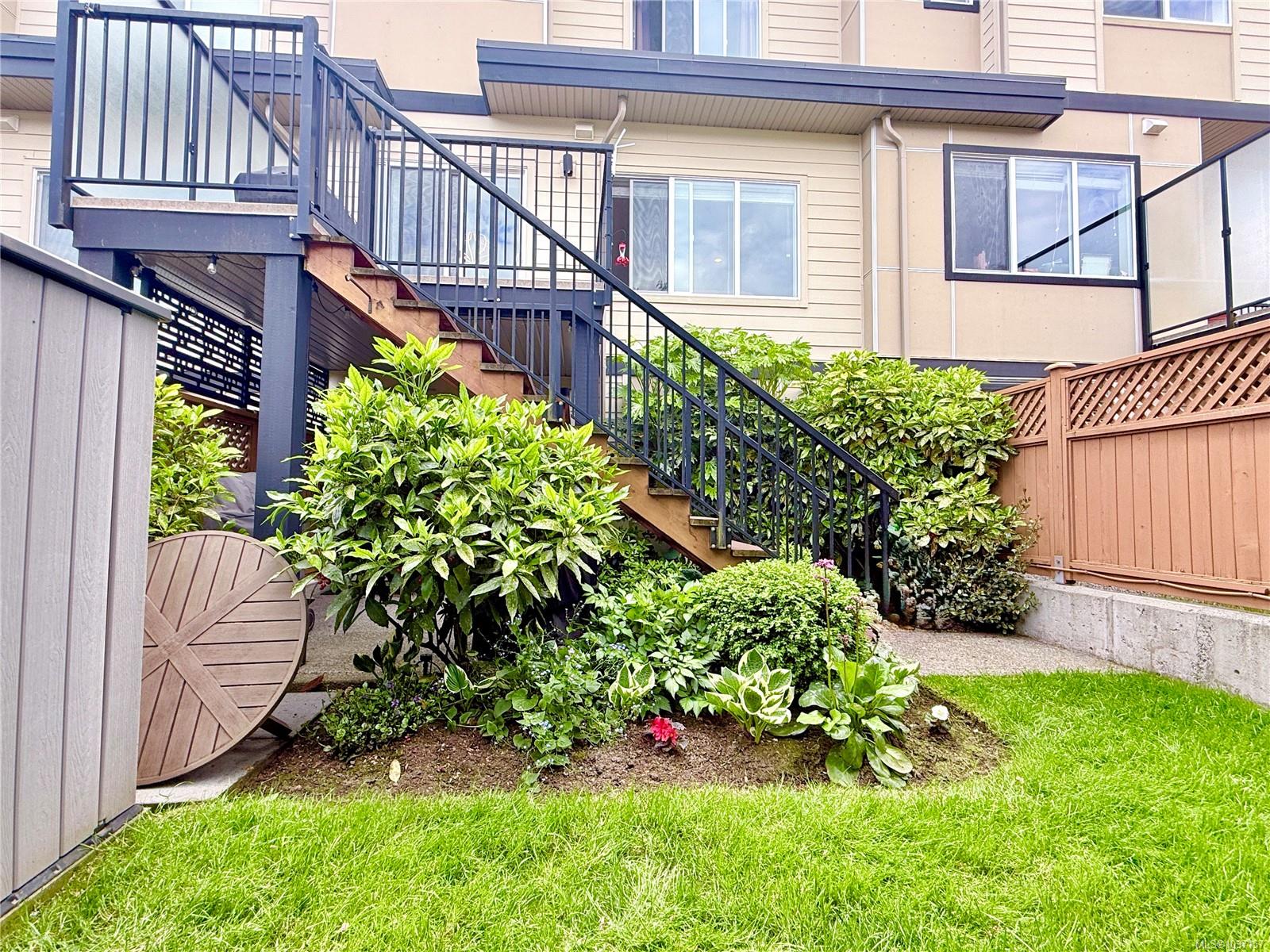 1026 Boeing Close