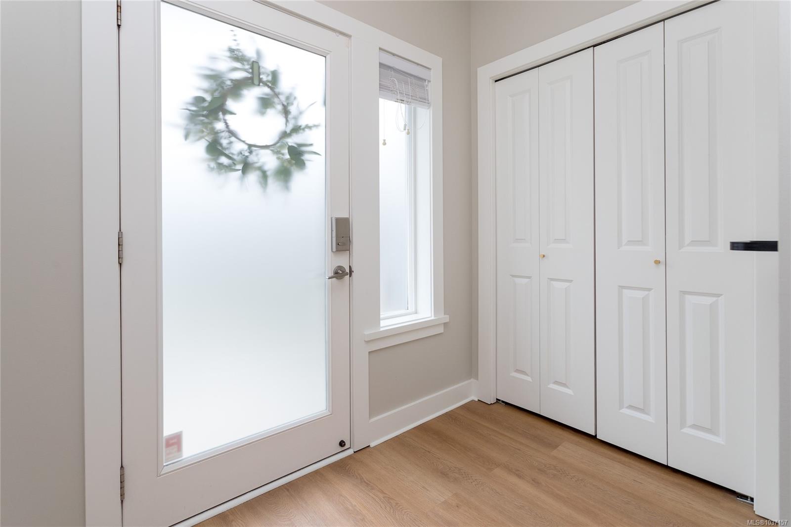 1026 Boeing Close