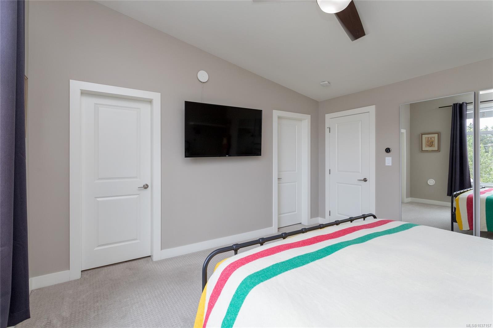 1026 Boeing Close