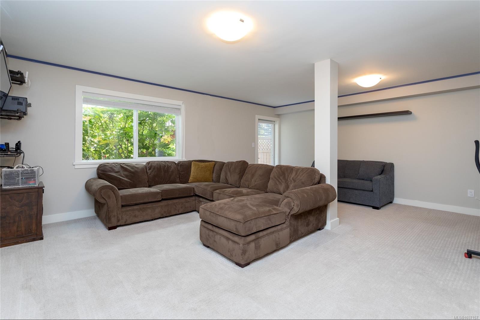 1026 Boeing Close