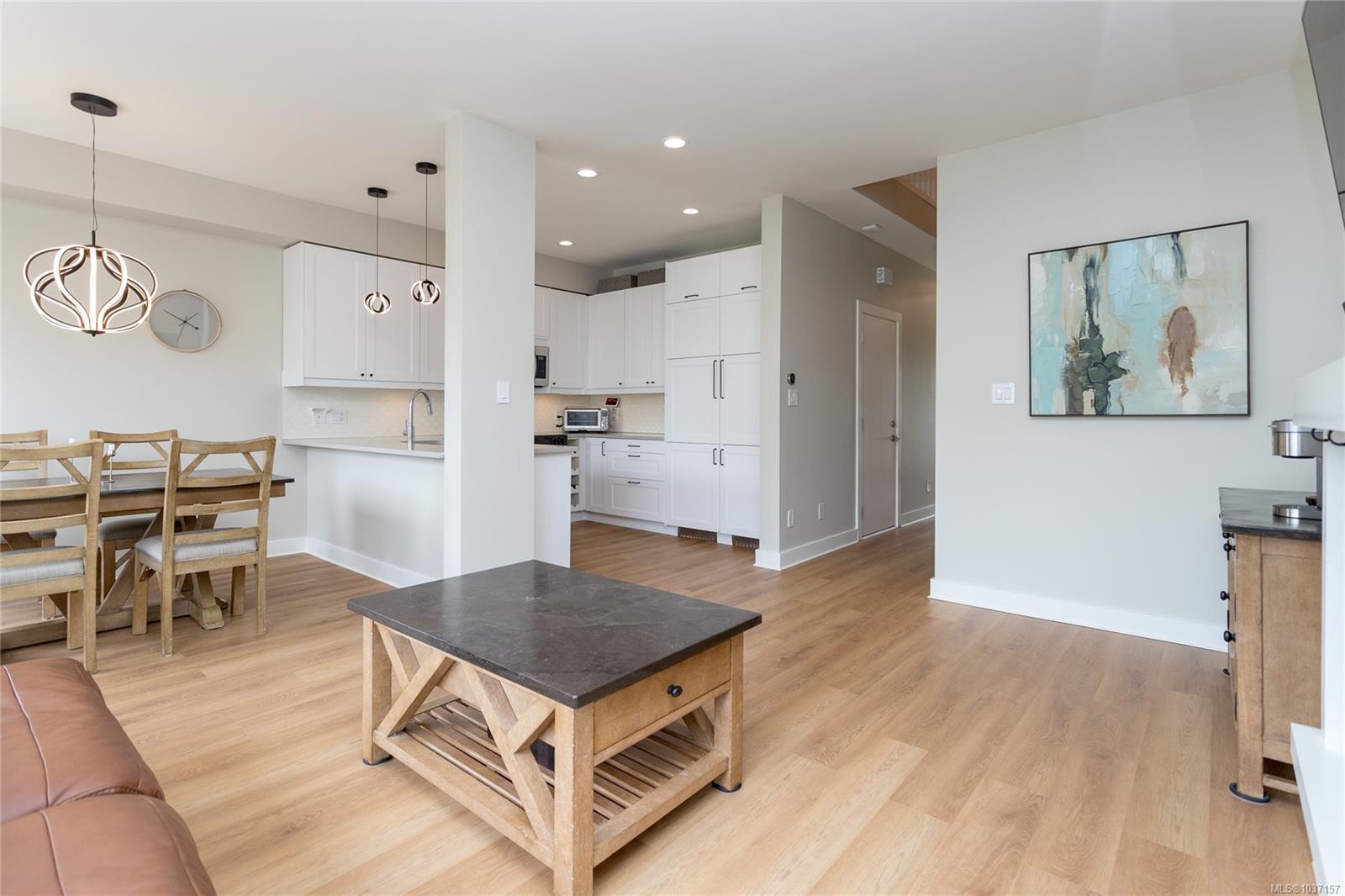 1026 Boeing Close