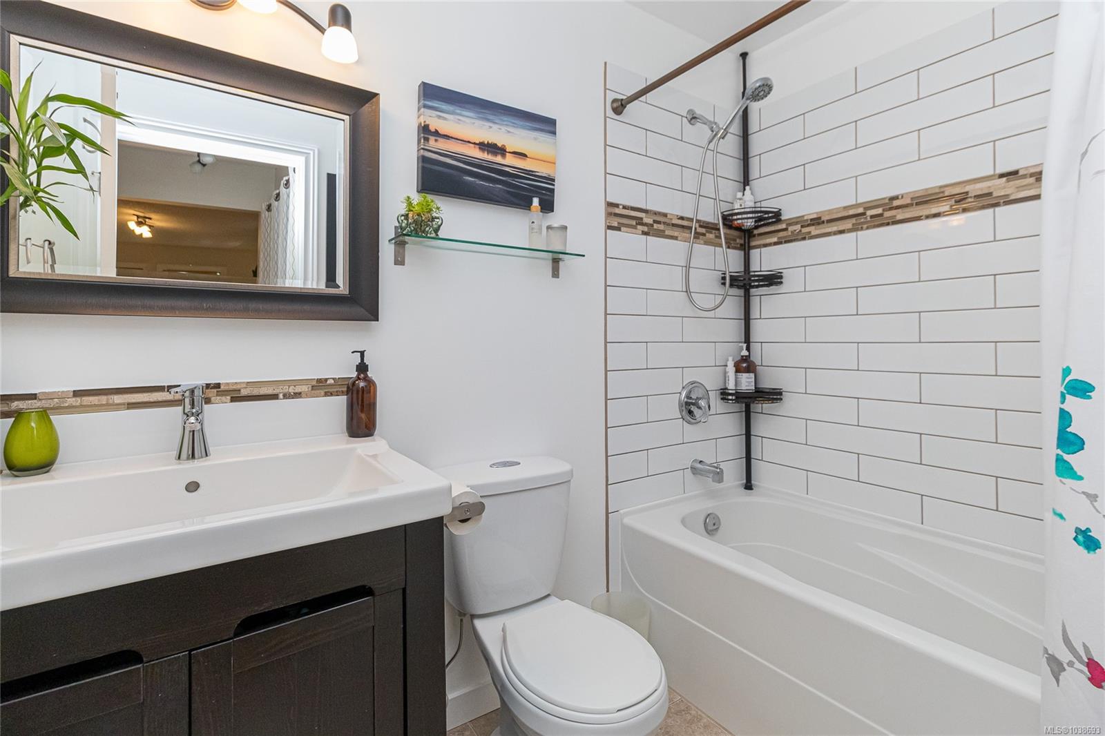 108 Gorge Rd W #102