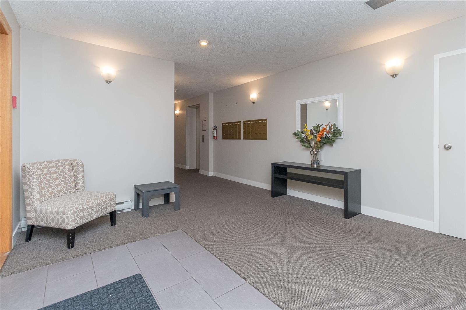 108 Gorge Rd W #102