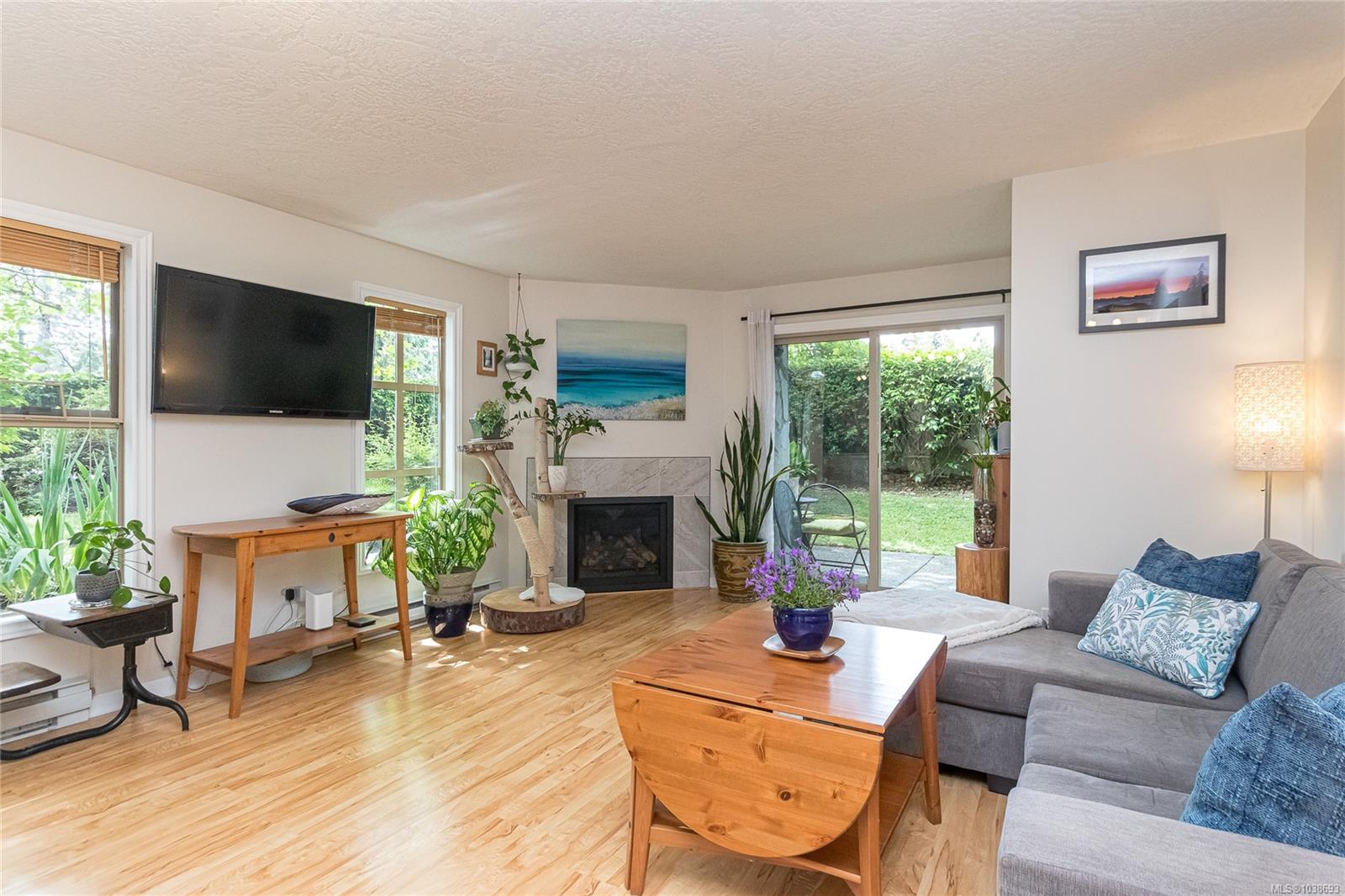 108 Gorge Rd W #102