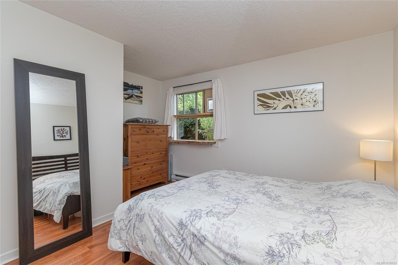 108 Gorge Rd W #102