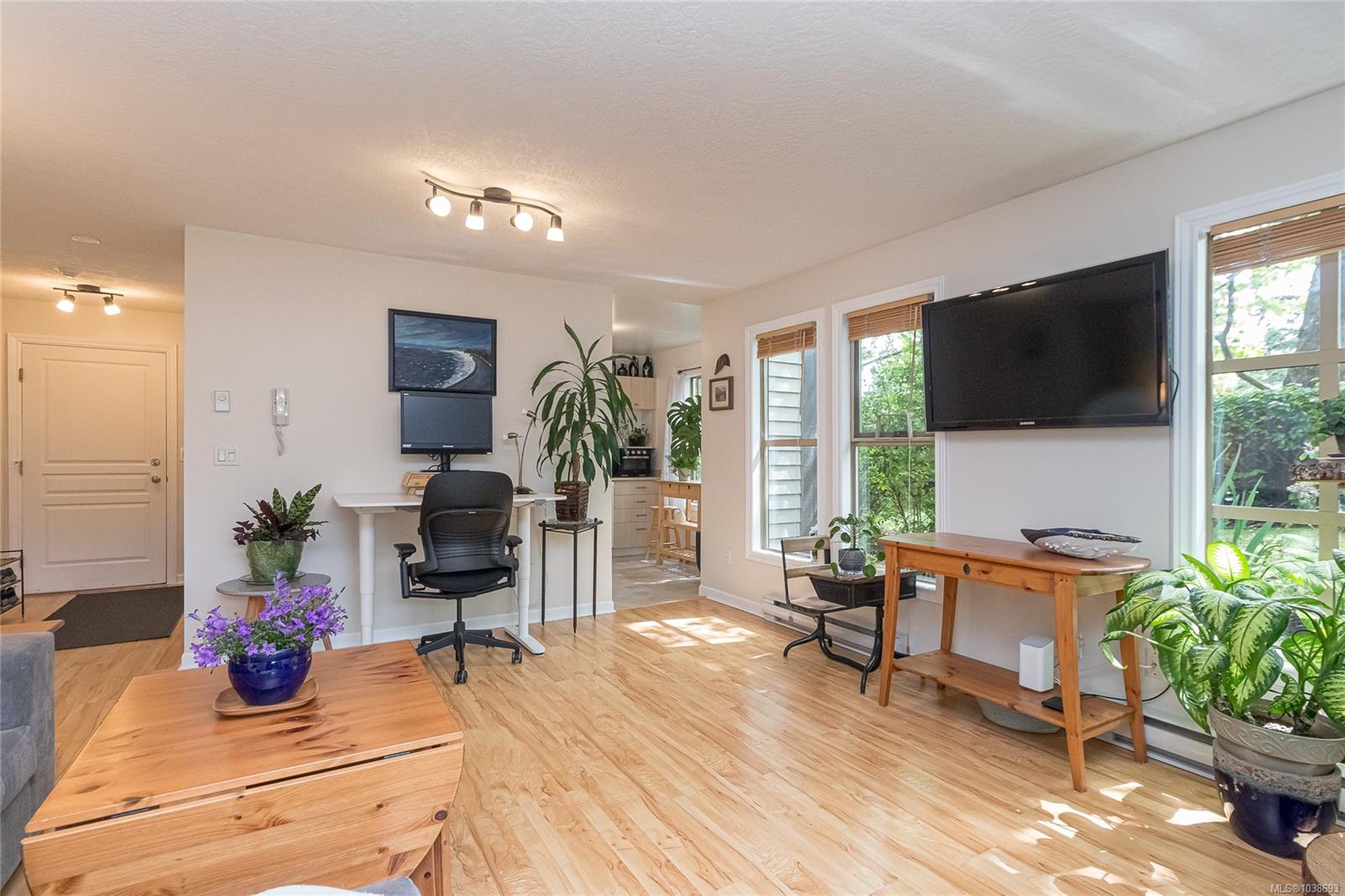 108 Gorge Rd W #102