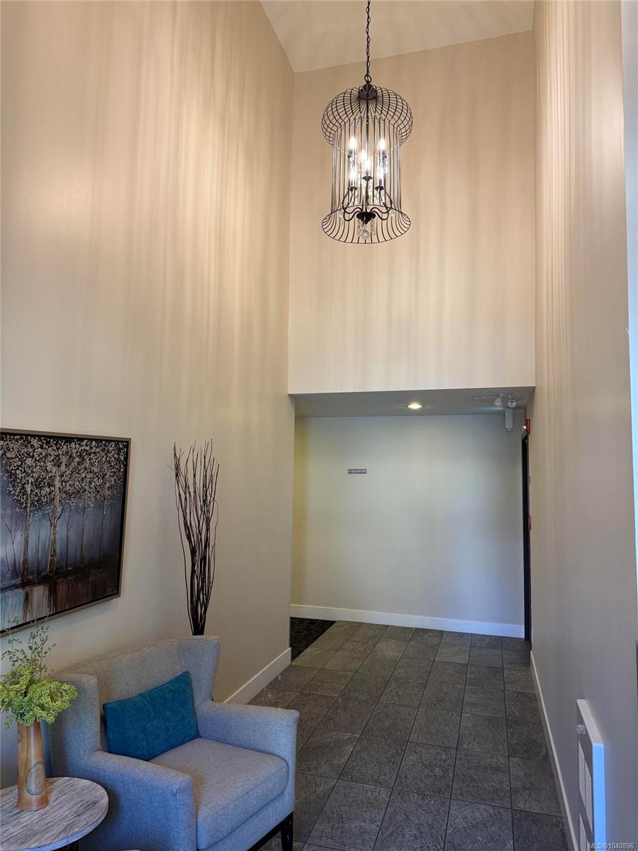 1011 Burdett Ave #308