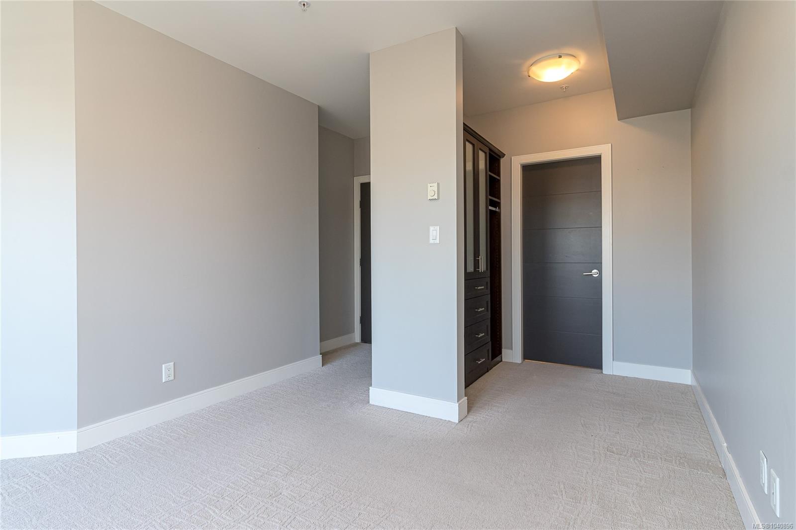 1011 Burdett Ave #308