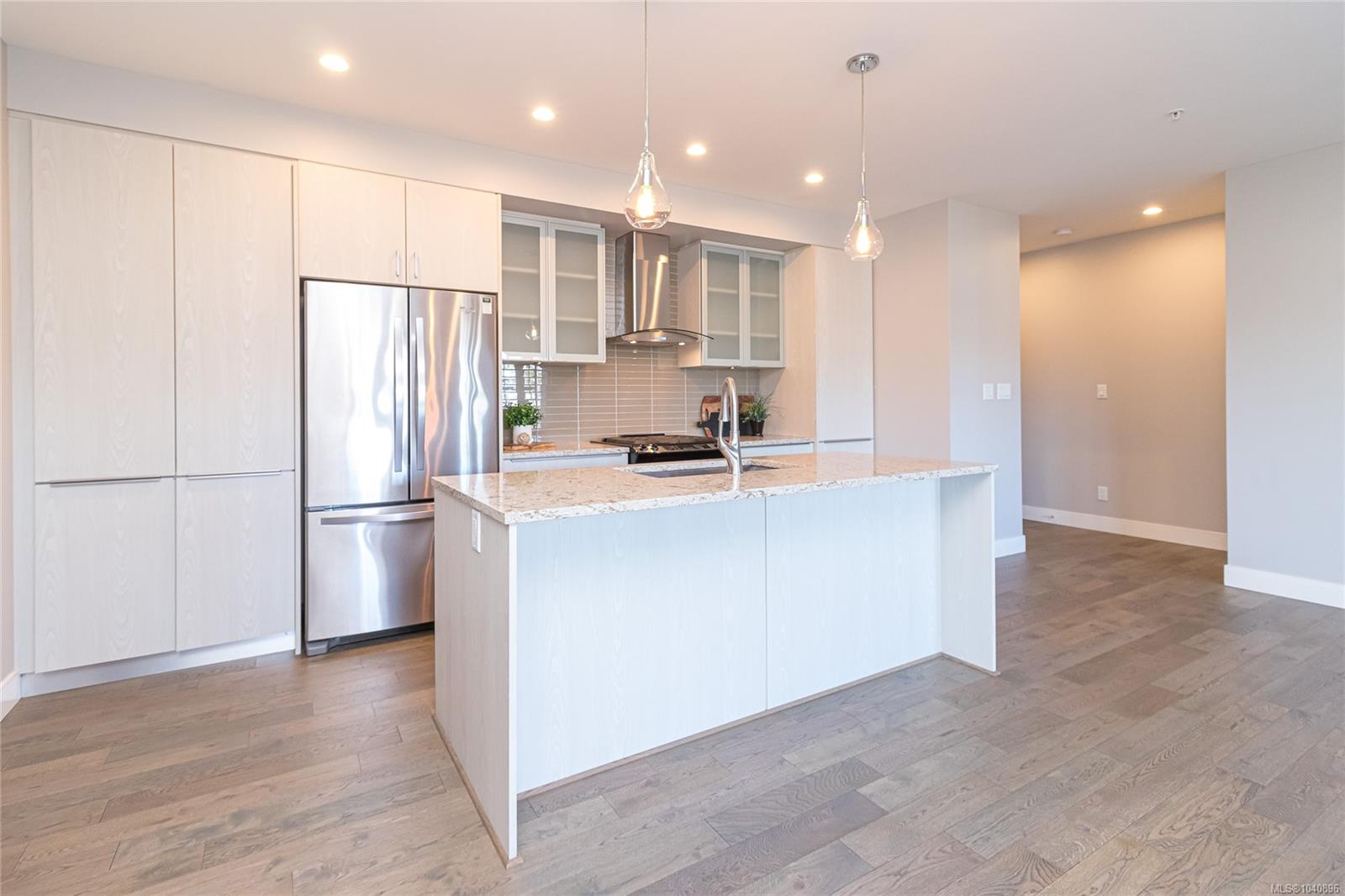 1011 Burdett Ave #308