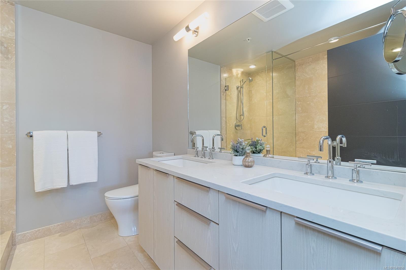 1011 Burdett Ave #308