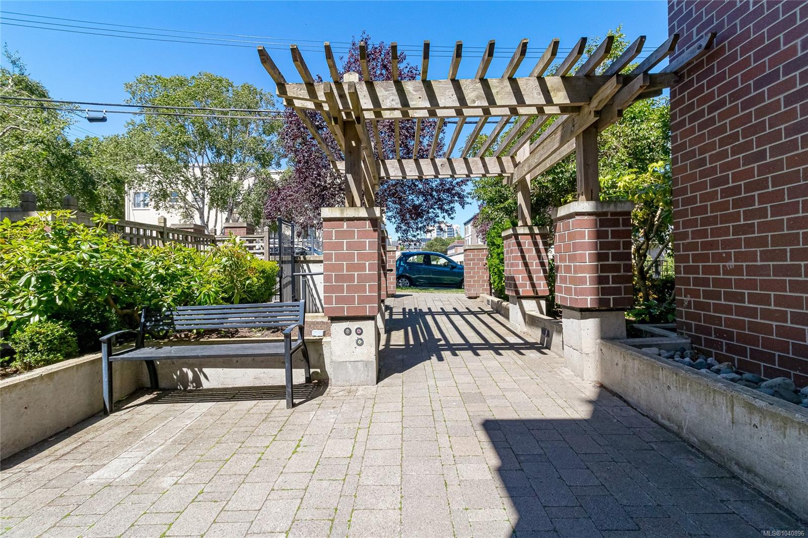 1011 Burdett Ave #308