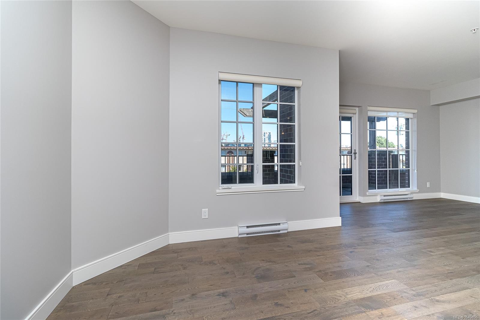 1011 Burdett Ave #308