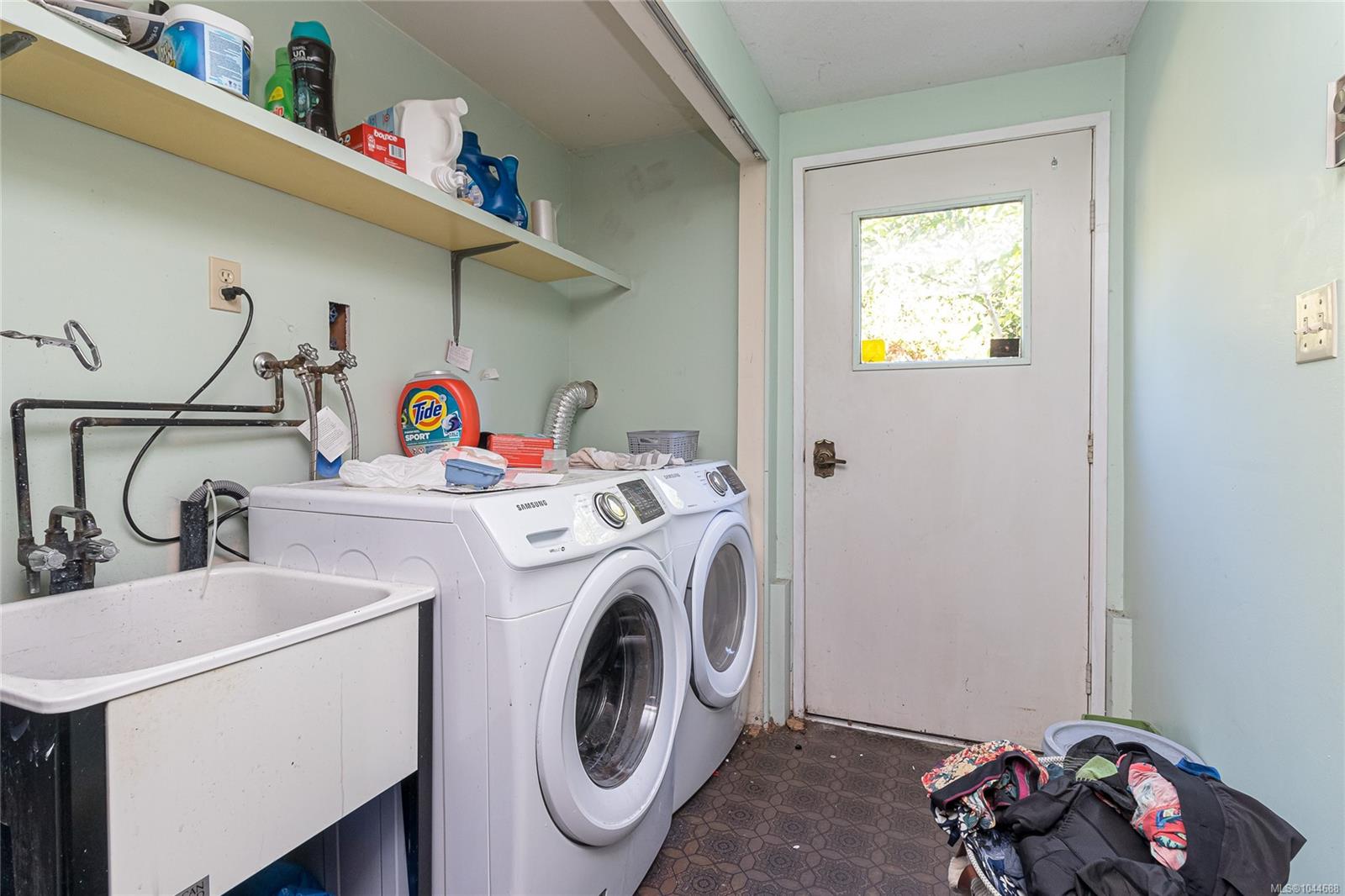 4167 Thornhill Cres