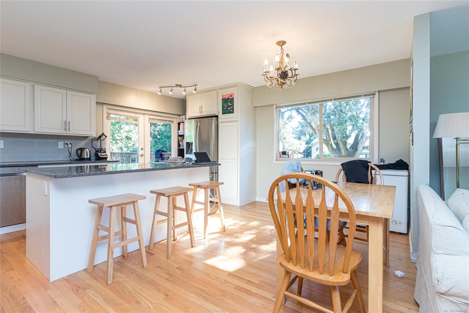 4167 Thornhill Cres
