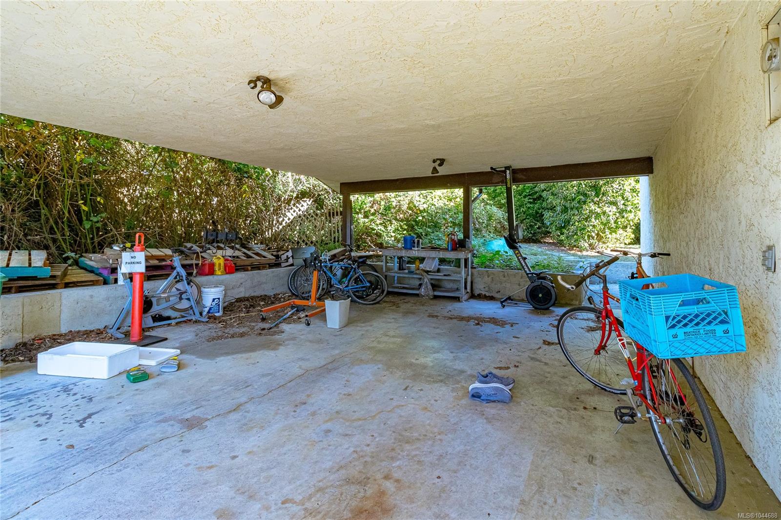 4167 Thornhill Cres