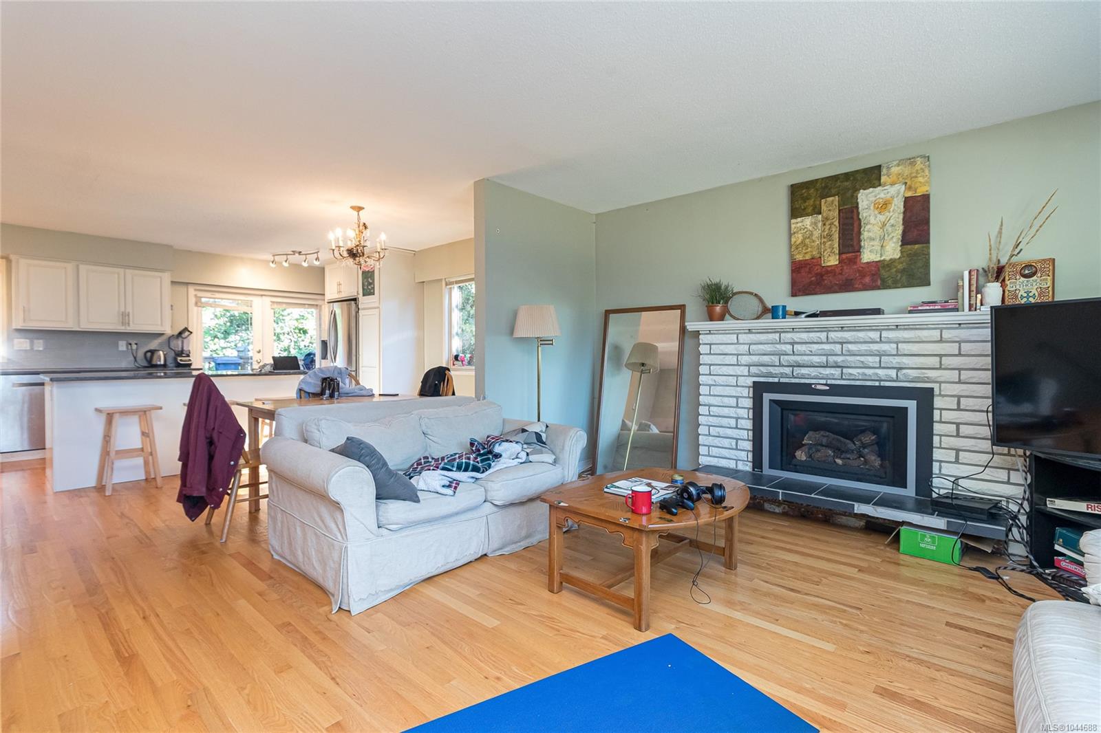 4167 Thornhill Cres