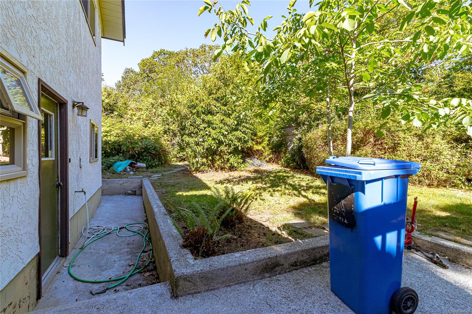 4167 Thornhill Cres
