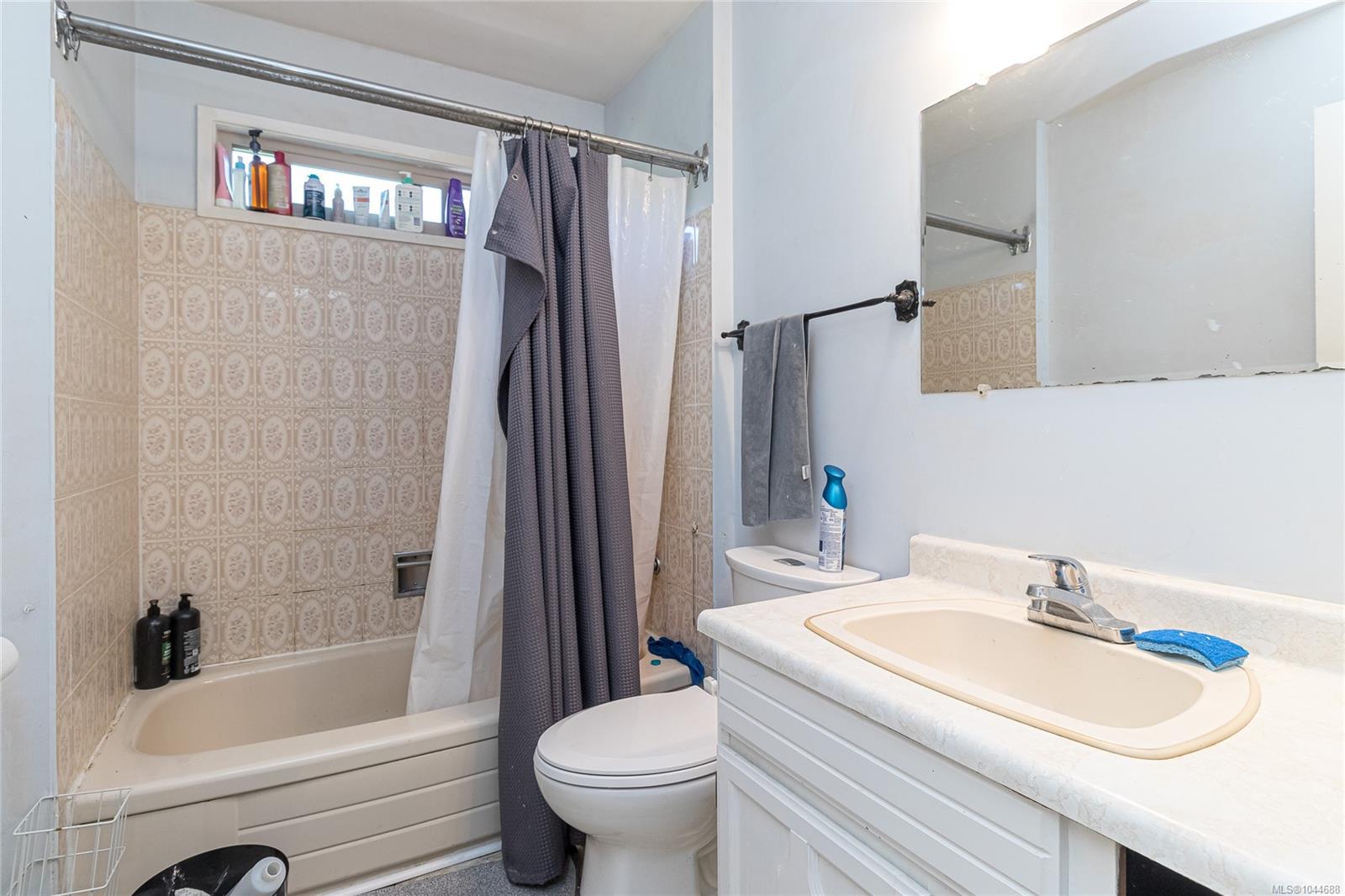4167 Thornhill Cres