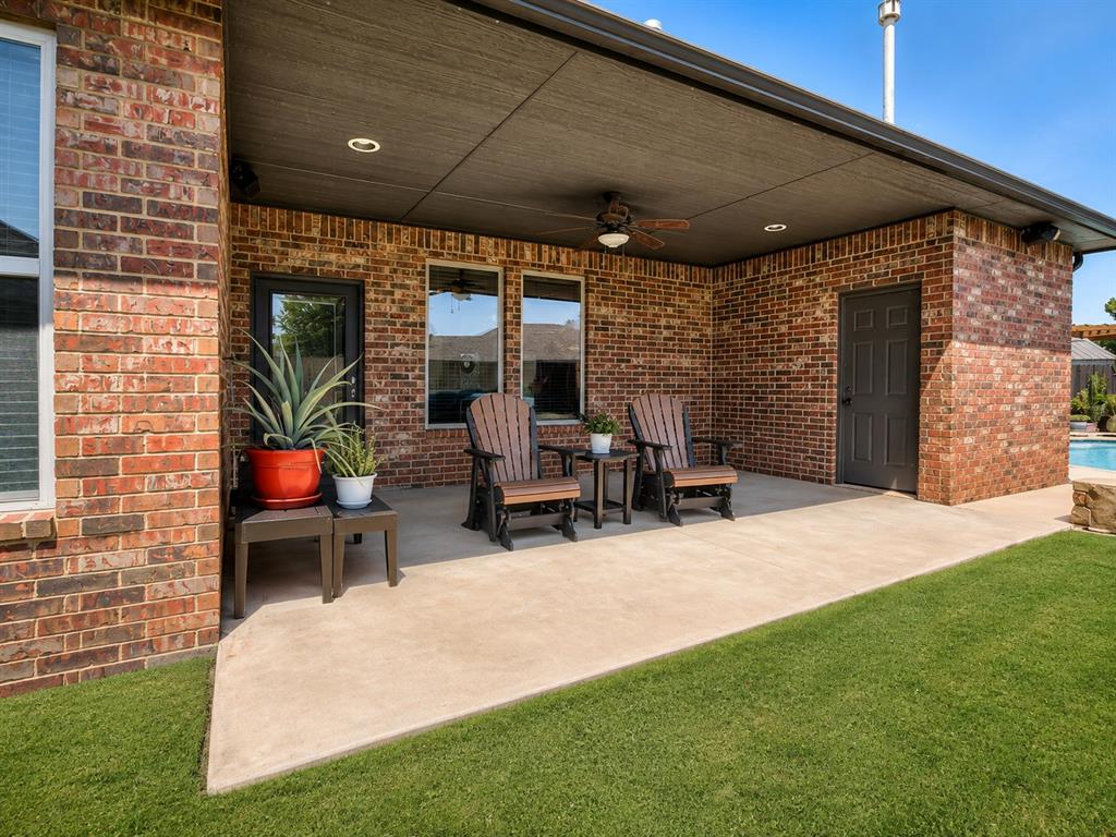 534 W Chickasaw Court Way