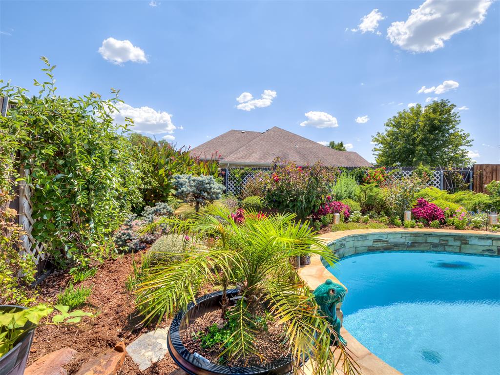 534 W Chickasaw Court Way