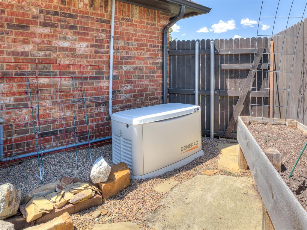 534 W Chickasaw Court Way
